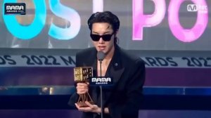 Поздравляем Джей-хоупа с победой в номинации"Most Popular Male Artist"на сегодняшней 2022 MAMA?