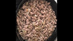 Пирожки с мясом из слоеного дрожжевого теста / Meat pies