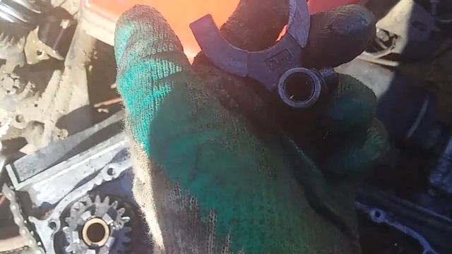 Как умирает коробка передач на ИЖ планете 5. Подшипники,шестерни,вилки. смотреть онлайн