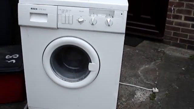 Bomb Away in Washign Macine смотреть онлайн