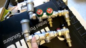 Переделка системы отопления и установка радиаторов с использованием инструмента Rehau