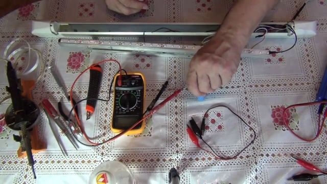ОЧУМЕЛЫЕ РУЧКИ.Светодиодный светильник из люминесцентного
