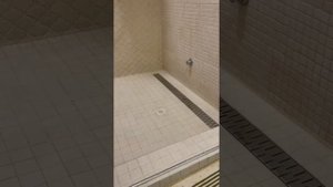 Линейный трап и душевая зона. Испытание душевого лотка. Обливное ведро на 50 литров