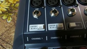 Обзор Микшерный пульт Soundcraft Signature 10 Музыкальное оборудование Музыкальный магазин unboxing