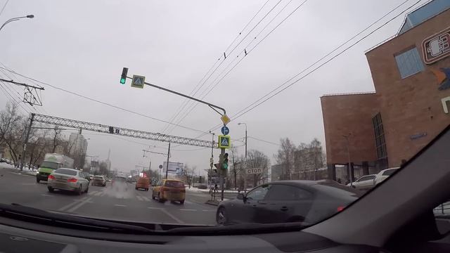 ?Поездка по районам города на машине. Жизнь в Москве! Экскурсия по улицам Москвы. смотреть онлайн