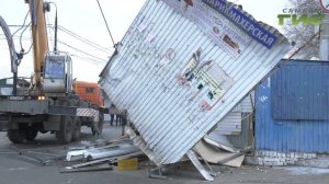 Начало масштабной зачистки. На Кировском рынке снесли незаконные киоски