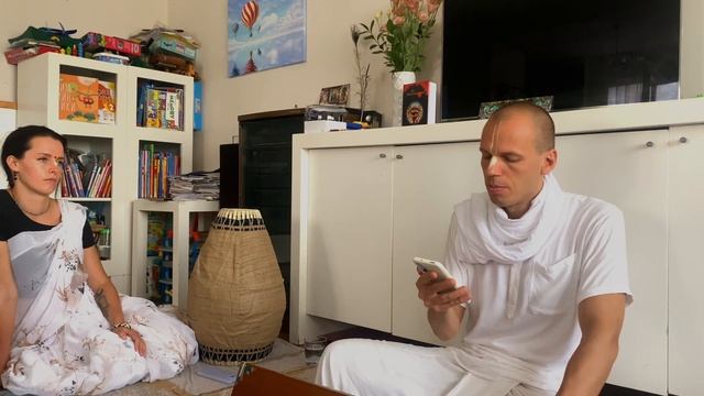 Воскресная нама-хатта - 24 Гуру - Язык (Анталия, 11 Июня 2023 г.) смотреть онлайн