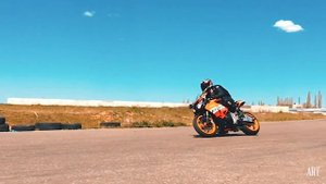 CBR1000RR. Красивый ролик. Езда на мото.