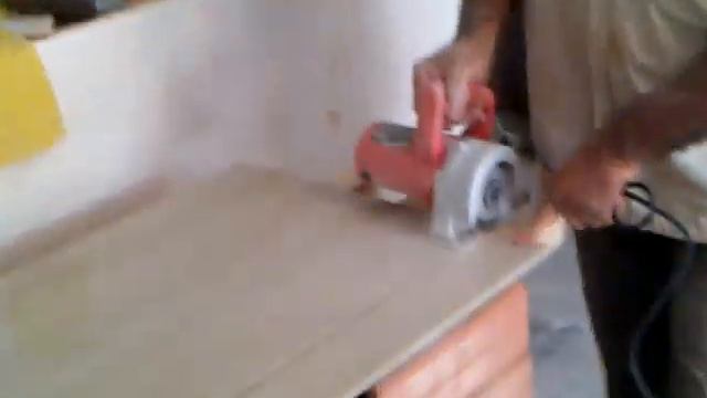 Cortar un Porcelanato de 80 x 80 ctms, Carlos Medina смотреть онлайн