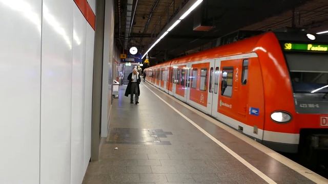 S-Bahn Trains At Munich Hauptbahnhof 20 May 2015 смотреть онлайн