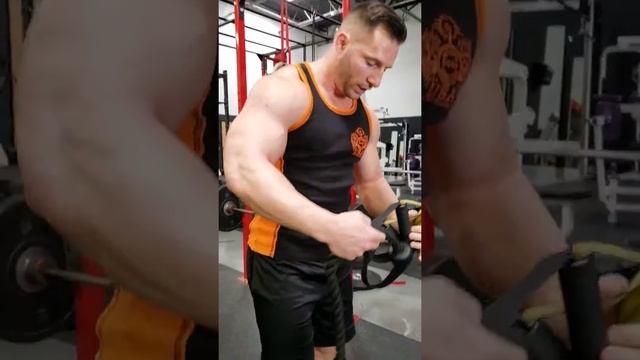 TRX Hacks for triceps смотреть онлайн