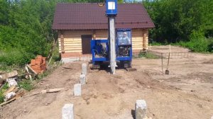 Монтаж 5 метровых жб свай сечением 200х200.