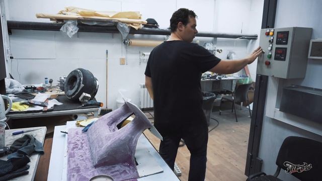 Изготовление и ламинация карбоном деталей Ferrari 458 Italia (не ламинация) смотреть онлайн