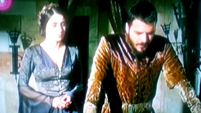 Страдания Фатьмы хатун, из-за того, что Шехзаде Сулейман заболел ребёнок долго не сможет жить!!!!! смотреть онлайн