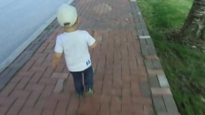 Вокализации, беготня, убегания Макса, 2, 3 года