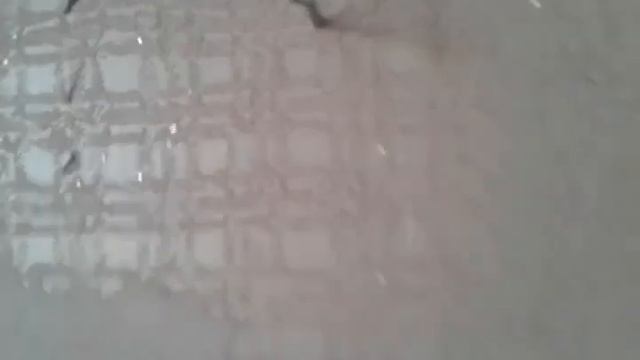 Забивает гвоздь телефоном! смотреть онлайн