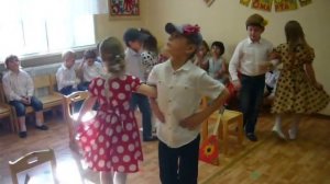 Танец Девушки фабричные старшая группа