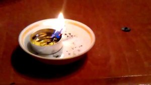 Иголка стреляет огнём.