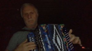 Ты ж меня подманула, ты ж меня подвела.