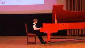 Глиэр "В полях", Григ "Танец эльфов" исп. Иван Абрашин.