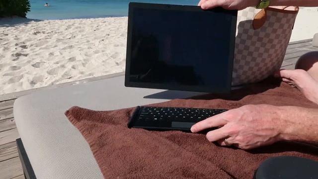 Lenovo ThinkPad X1 Fold... in Jamaica!!! смотреть онлайн