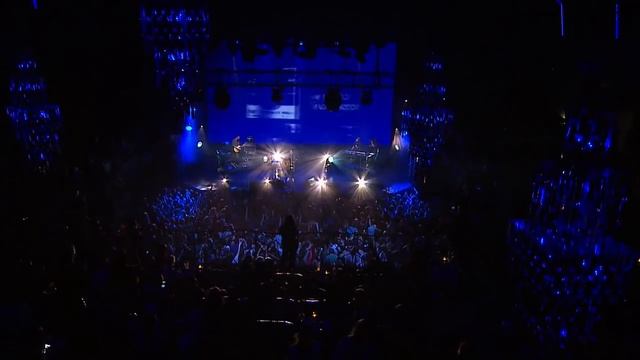 Группа ПИЦЦА - Париж (Live @ Известия Hall) (1).mp4 смотреть онлайн