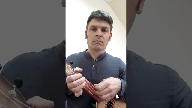 Пластмассовая укулеле из детского мира😊 смотреть онлайн