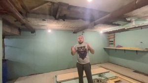 Чем отделать гараж сейчас, нужна ваша помощь в организации рабочего места в столярной мастерской.