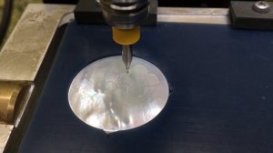 Фрезеровка раскрой пластины из перламутра на ЧПУ СТРИЖ часть 1