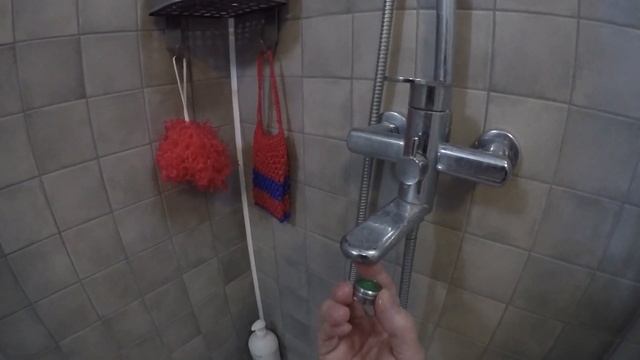 Брызгает смеситель. Быстрый ремонт.
