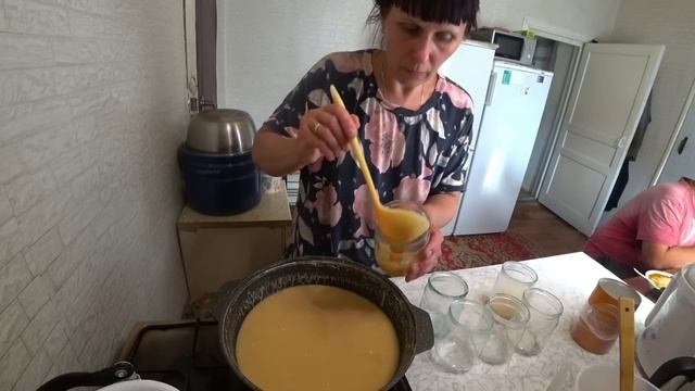 Копошусь на кухне, Столько всего нужно переделать....)))) смотреть онлайн