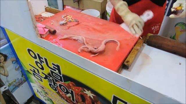 v s mobiЖесть! Слабонервным не смотреть! Морские черви, которых едят смотреть онлайн