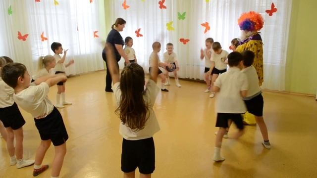 Веселая игра Горячая картошка Спортивный праздник в детском саду