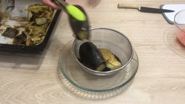Икра из баклажан, запеченная в духовке, приготовленная по одесски. "Здорово и вкусно м Дианой". смотреть онлайн