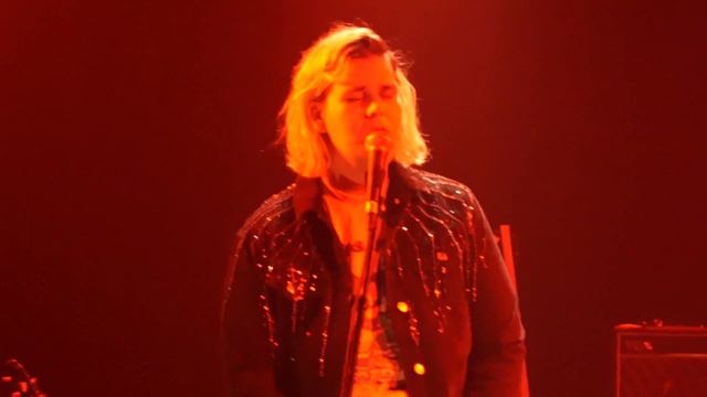 Le Pediluve présente Sofia Nolin: Belle смотреть онлайн