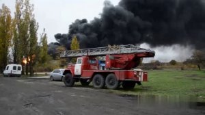 Сотрудники МЧС ликвидировали пожар на ж/д станции в Шахтерском районе.