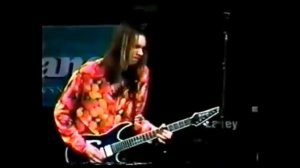 Paul Gilbert jams in Chile 1998