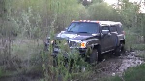 Suzuki Escudo, Lexus LX 470, Hummer H3. Хаммер отжигает по ручью и кустам на злой резине