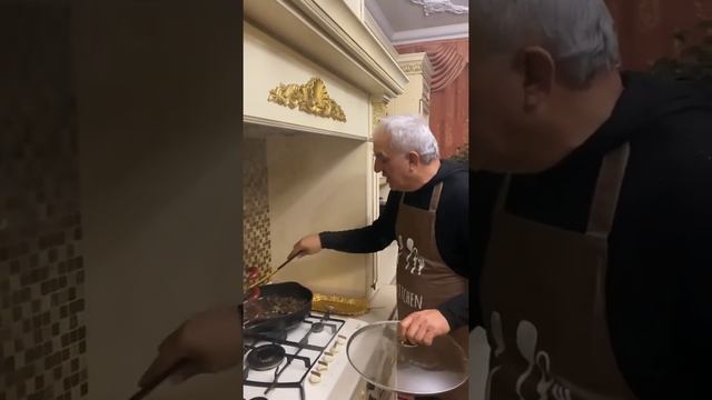 Манты с тыквой и сушеным мясом смотреть онлайн