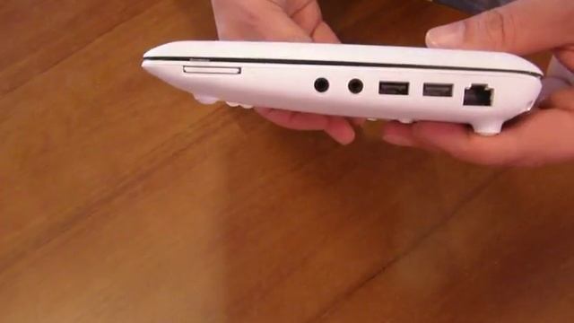 ASUS EEE PC 1001HA laptop