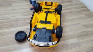 Малыш Глеб распаковал и собрал новую большую машинку фольксваген