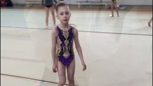 МАЛЕНЬКАЯ ГИМНАСТКА ИДЕТ К СВОЕЙ МЕЧТЕ / ХУДОЖЕСТВЕННАЯ ГИМНАСТИКА ЗАКАЛЯЕТ / СКВОЗЬ БОЛЬ И СЛЕЗЫ