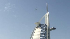 Посадка вертолёта на отель Парус Дубаи.