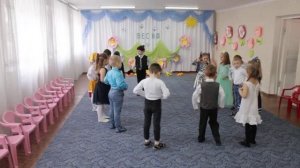 Хоровод "Веселая девочка Алёна" (средняя группа)