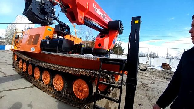 Гидроподъёмник Чайка-Socage T328 на базе снегоболотохода СГТ-31 смотреть онлайн