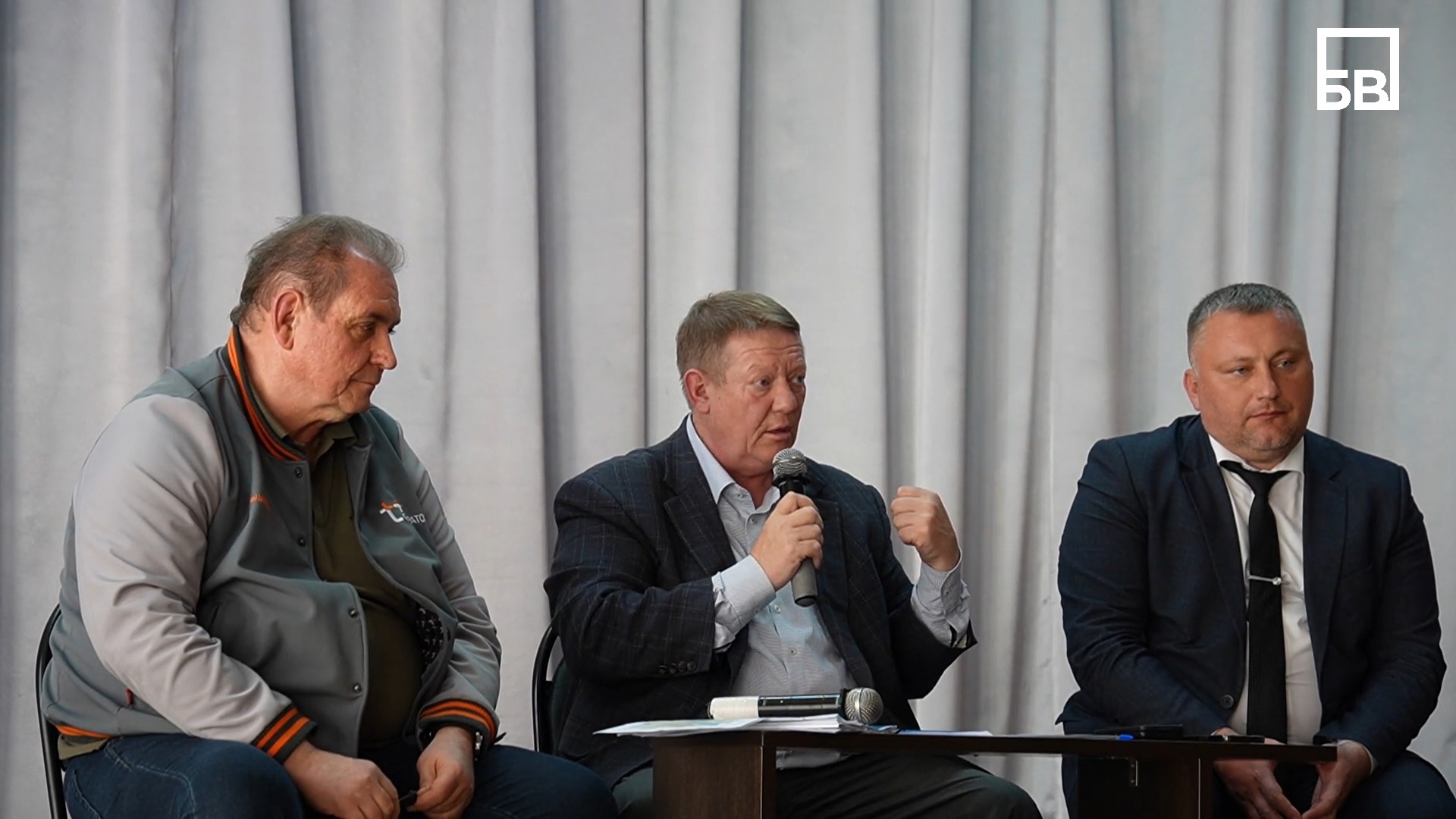 Николай Панков организовал встречу балаковцев с руководством ресурсоснабжающей компании