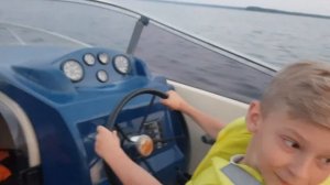 Гоняю на Катере! Капитан Барбос получил права на вождение катером))))