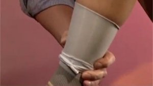 Надевание mediven ulcer kit с помощью medi Hospital Buttler-(350p25).mp4