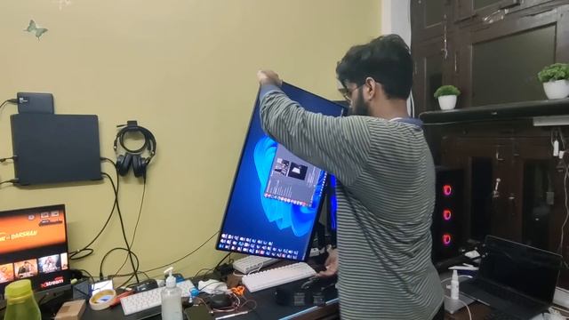 Dual Monitor Vertical Desk Arm for my Dual Moniter setup of 32 inch and 28 inch moniter смотреть онлайн