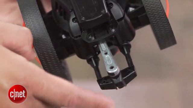 Parrot's MiniDrone Jumping Sumo rolls, spins, and leaps at your command смотреть онлайн